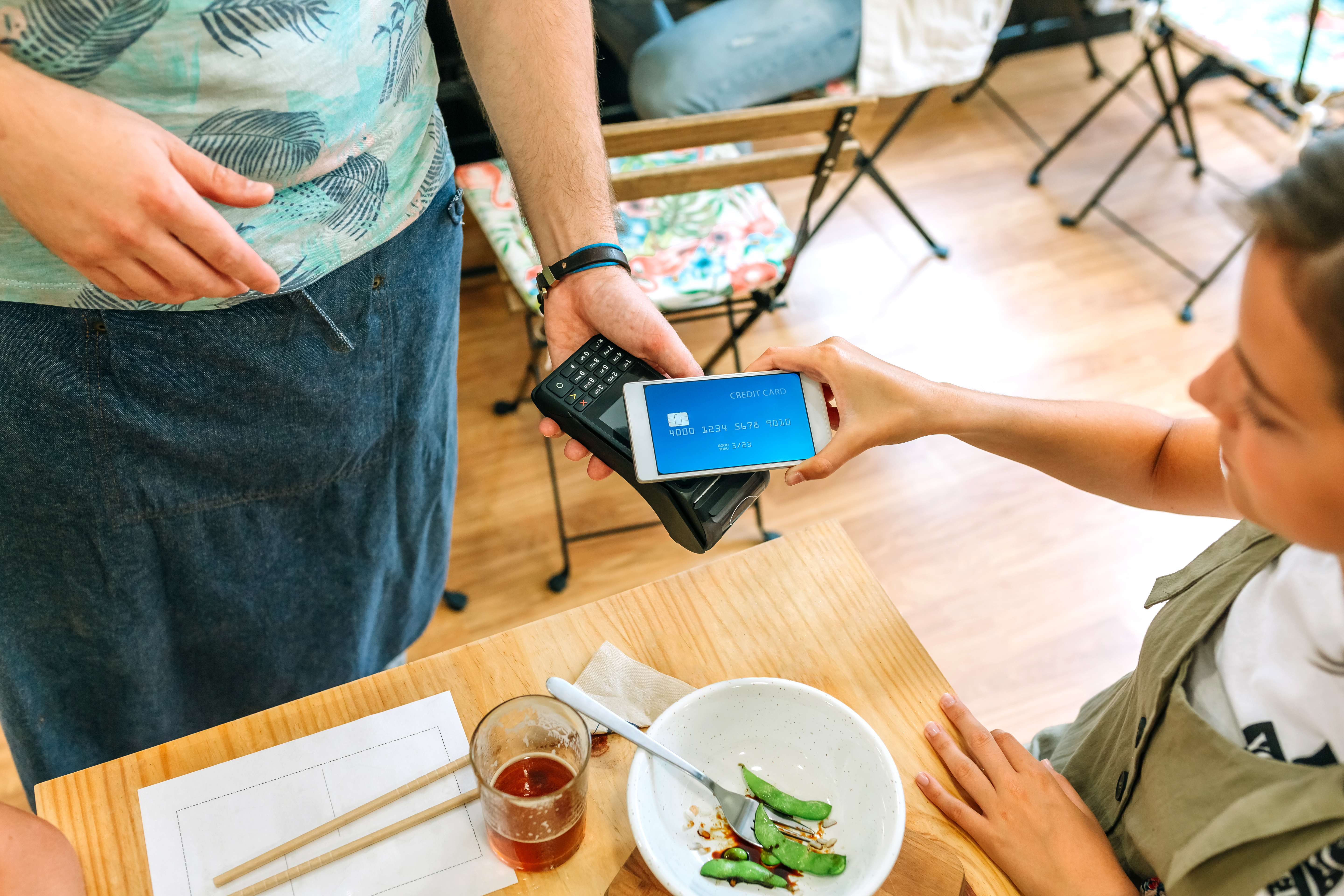 PAYS POS Outperforms Square in Mobile POS Capabilities